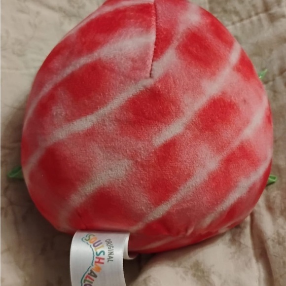 5/$20 🐶 Squishmallows Delita the Dragonfruit Red and White Plush - Picture 2 of 3